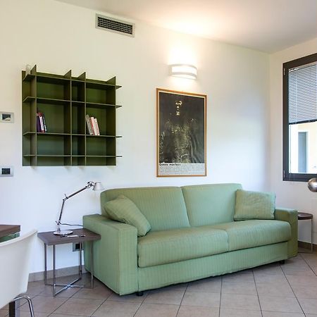 Hotel Del Parco ヴィジェーヴァノ エクステリア 写真