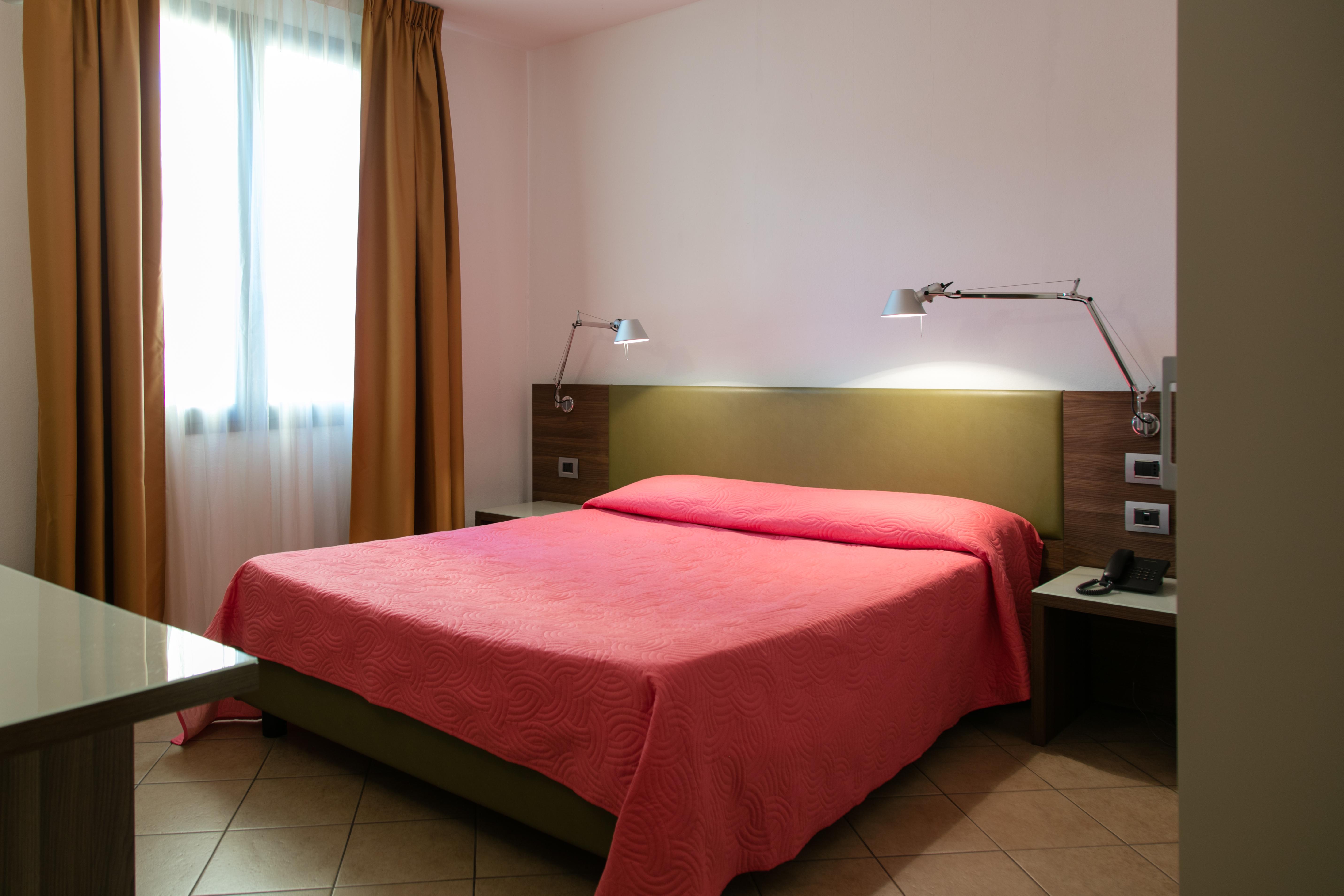 Hotel Del Parco ヴィジェーヴァノ エクステリア 写真