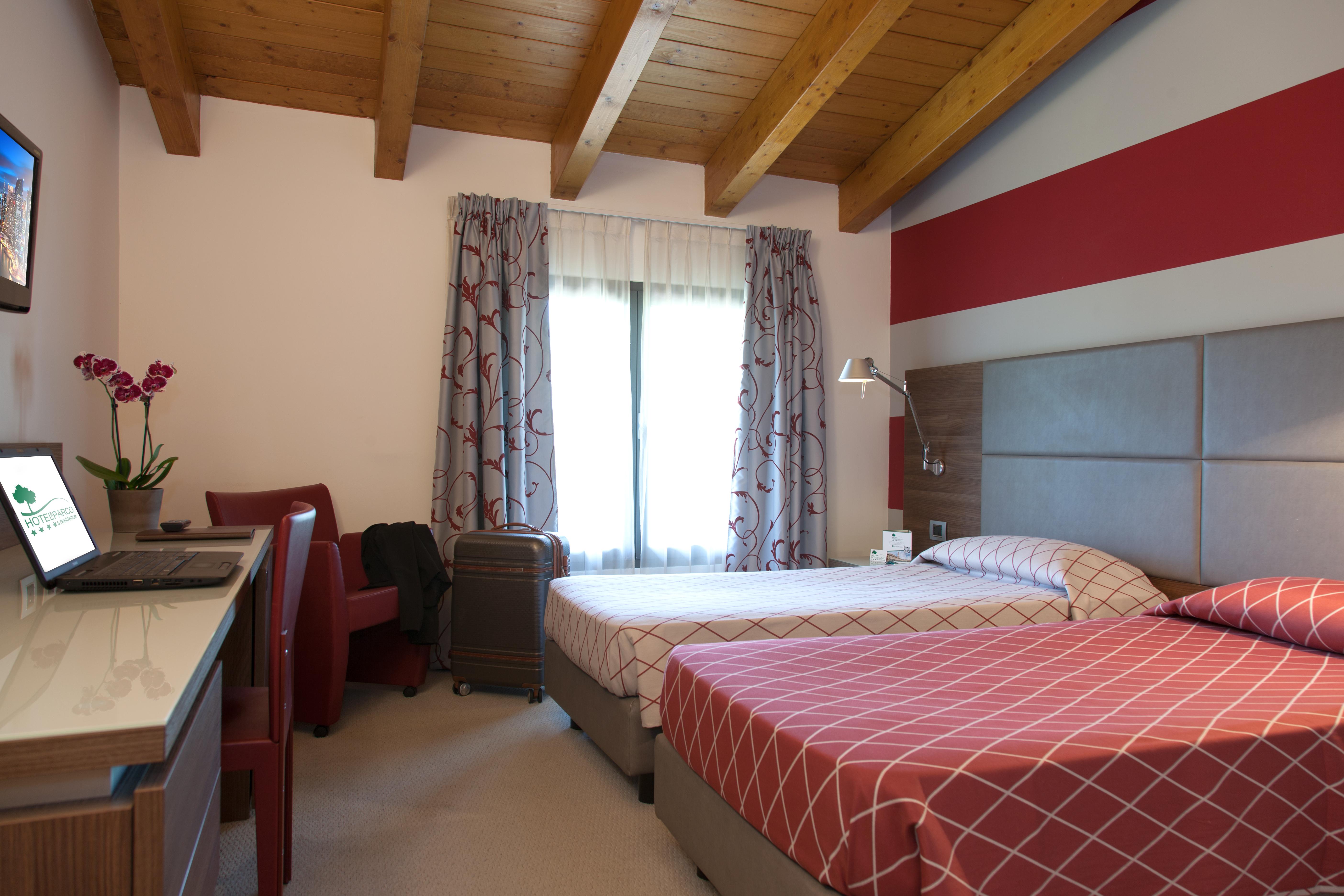 Hotel Del Parco ヴィジェーヴァノ エクステリア 写真