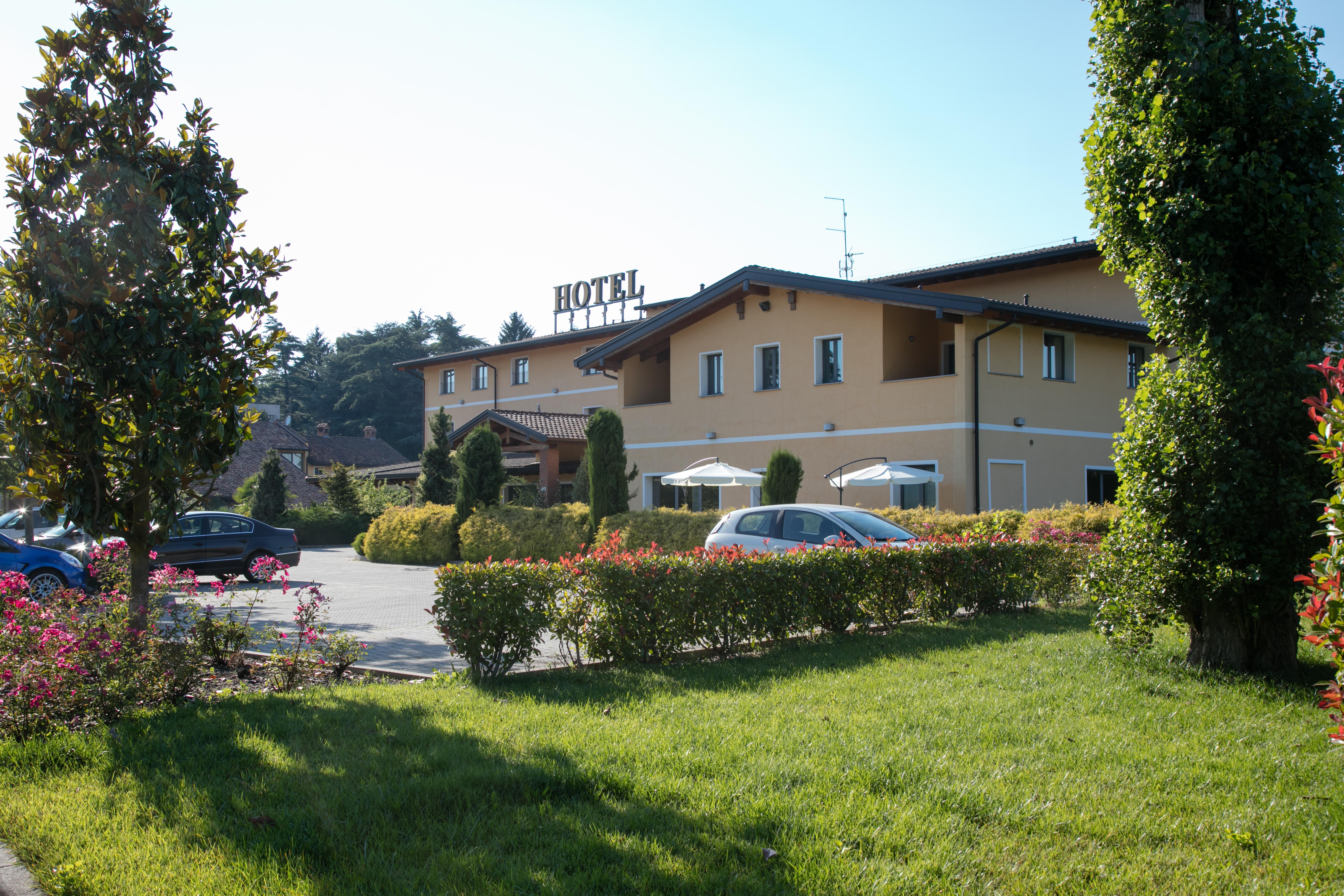 Hotel Del Parco ヴィジェーヴァノ エクステリア 写真