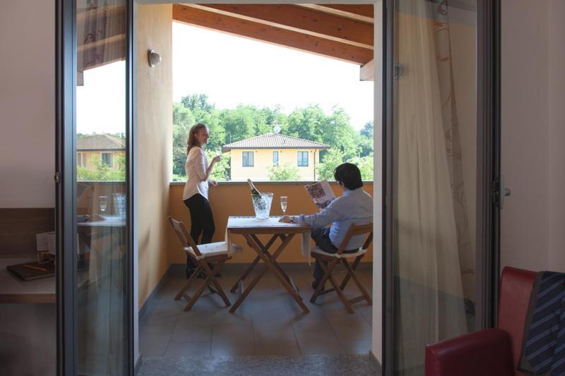Hotel Del Parco ヴィジェーヴァノ エクステリア 写真