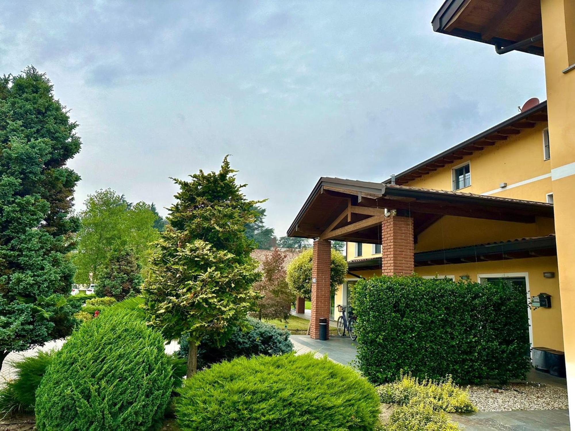Hotel Del Parco ヴィジェーヴァノ エクステリア 写真