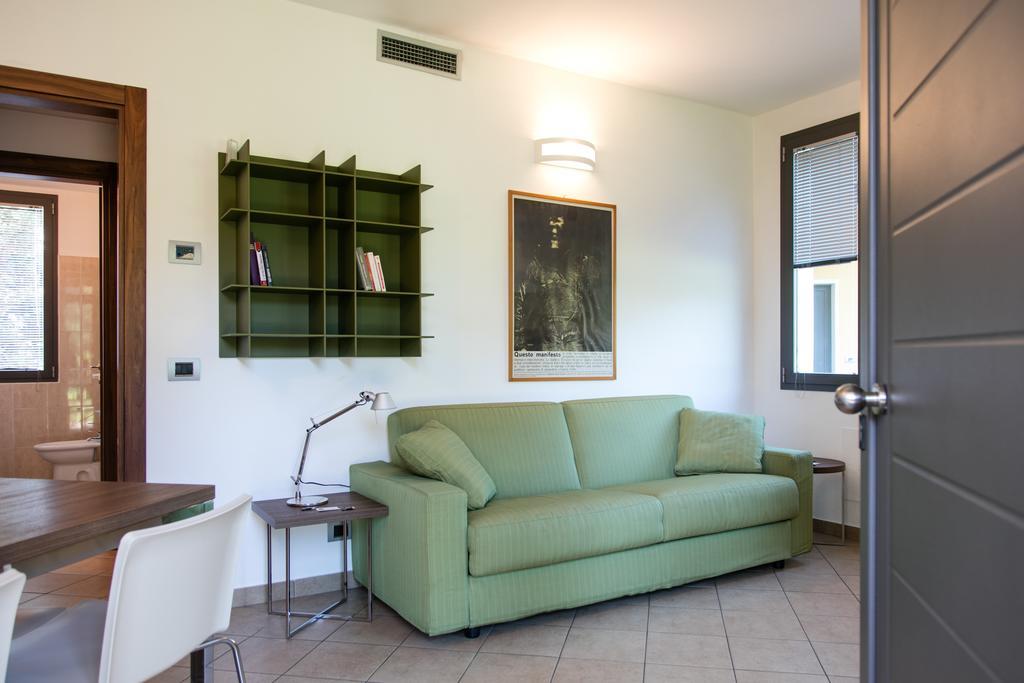 Hotel Del Parco ヴィジェーヴァノ エクステリア 写真